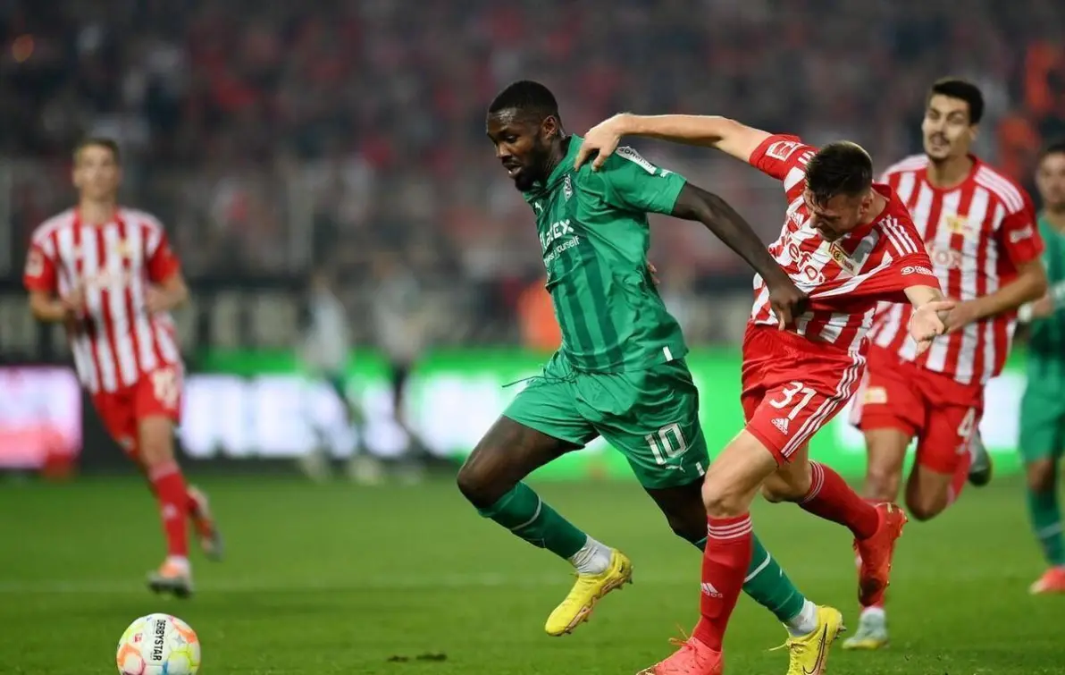 开云 -包含赛后费耶诺德状态回暖：德甲节点到来，球迷炸锅，球队文化再被提及的词条